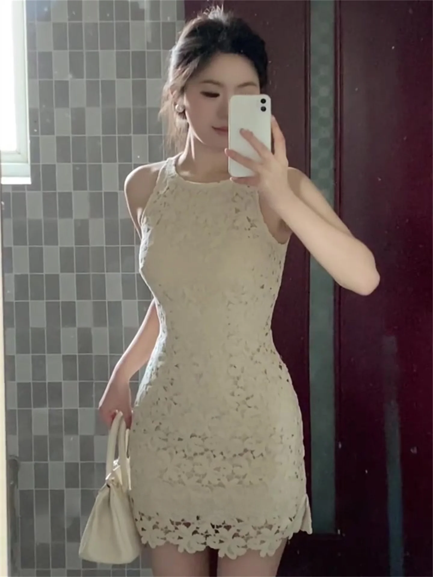 Pure Desire Sexy Lace Sleeveless Base Dress Women Spring Casual Inner Wear Skirt Slim Fit Waist Cinch Butt Short Dress
Pure Desire Sexy Lace Sleeveless Base Dress Women Spring Casual Inner Wear Skirt Slim Fit Waist Cinch Butt Short Dress