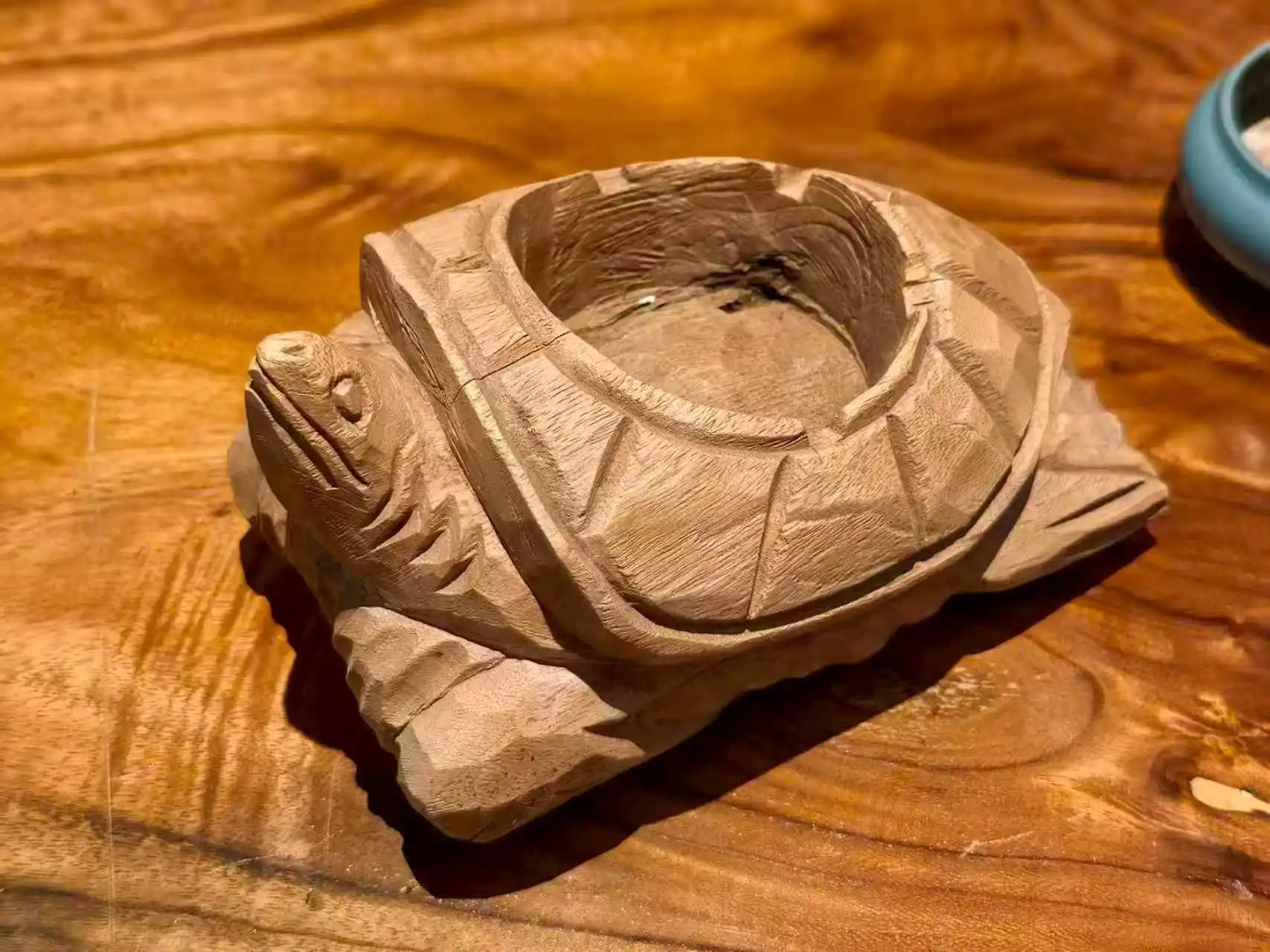Hand Chiseled Wooden Tortoise Ashtray Desktop Coin Key Storage Bowl Farmhouse Home Table Decor Unique Handmade Craft Gift
Hand Chiseled Wooden Tortoise Ashtray Desktop Coin Key Storage Bowl Farmhouse Home Table Decor Unique Handmade Craft Gift