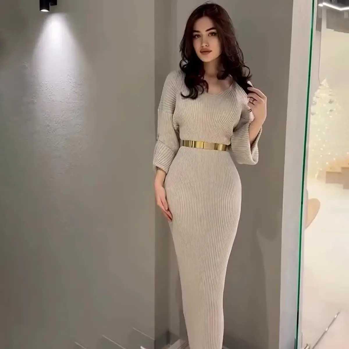 Осенний вязаный пуловер с длинным воротником, женский свитер в деловом стиле, однотонный, из полиэфирного волокна
Осенний вязаный пуловер с длинным воротником, женский свитер в деловом стиле, однотонный, из полиэфирного волокна