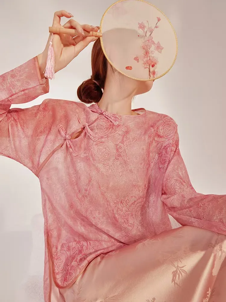 2025 Chinese Silk Shirt Women's Senior Silk Loose Top Summer New Chinese Retro Elegant Hanfu Shirt
2025 Chinese Silk Shirt Women's Senior Silk Loose Top Summer New Chinese Retro Elegant Hanfu Shirt
