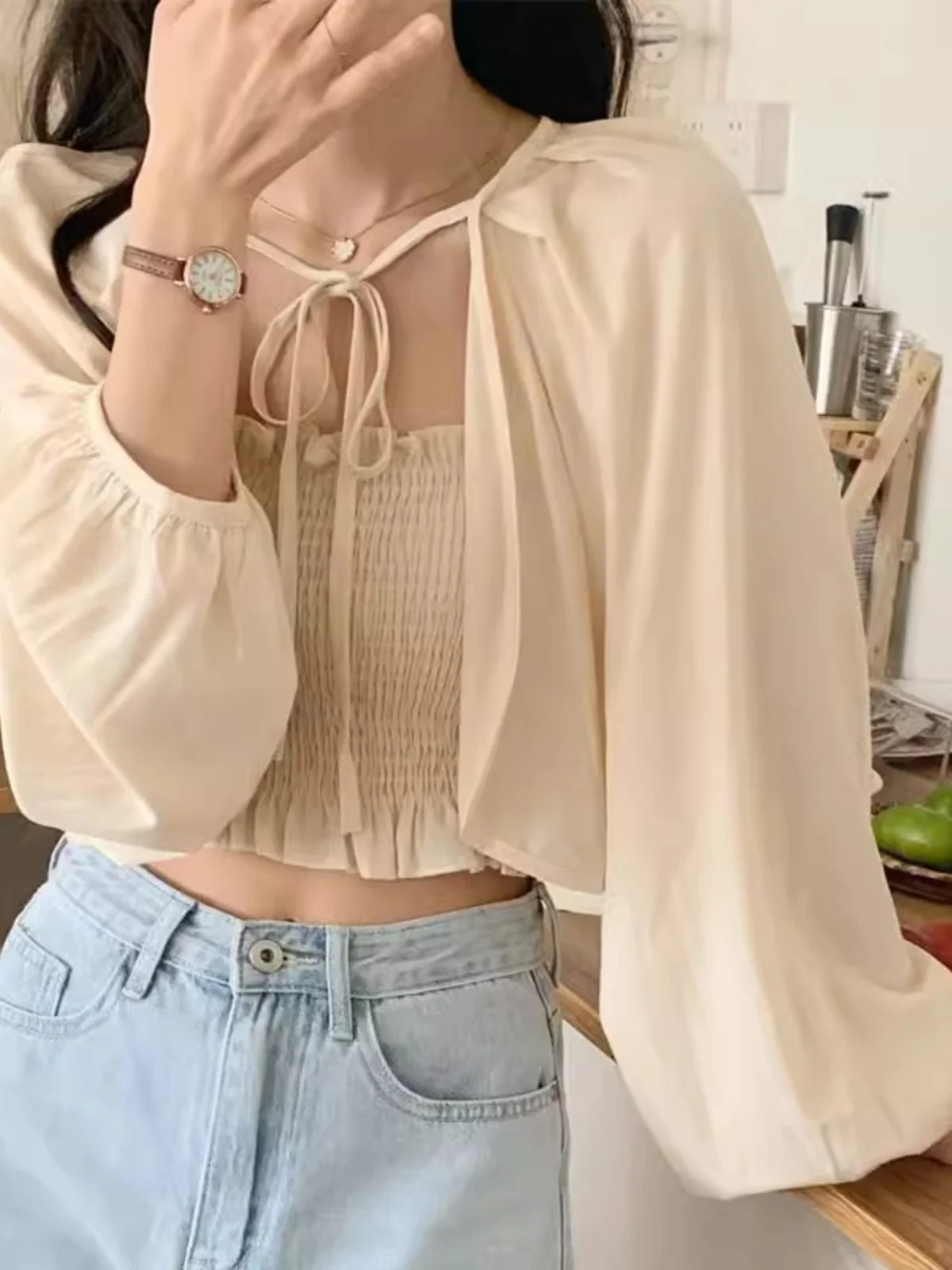 Ice Silk awl Svel ort Cardigan Women's Summer Faion Outerwear Korean Sle V-Ne Long Sve irt Coat
Ice Silk awl Svel ort Cardigan Women's Summer Faion Outerwear Korean Sle V-Ne Long Sve irt Coat