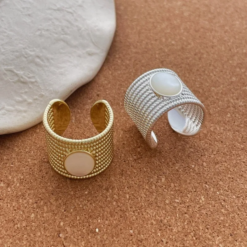 Minar Minimalist Round Resin Striped Metallic Wide Adjustable Cocktail Ring for Women 14K Real Gold Silver Plated Copper Alloy
Minar Minimalist Round Resin Striped Metallic Wide Adjustable Cocktail Ring for Women 14K Real Gold Silver Plated Copper Alloy