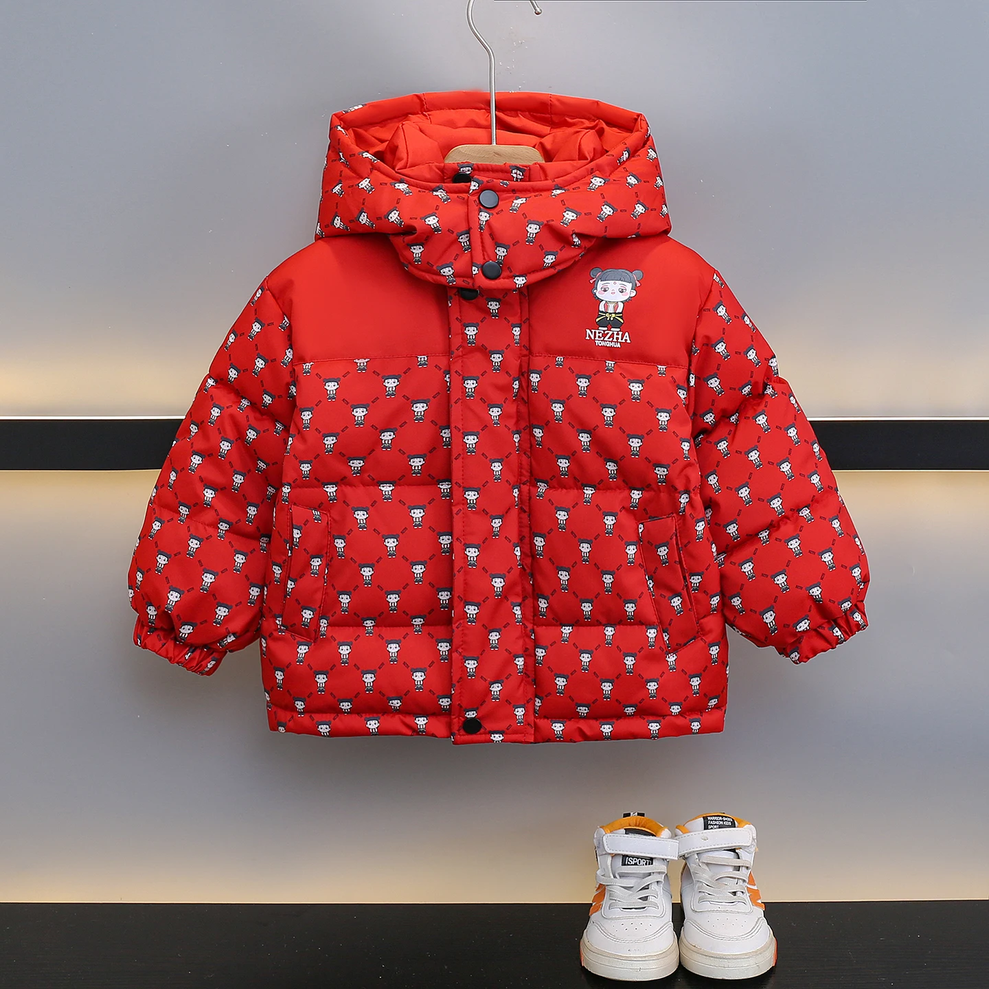 Утепленная хлопковая куртка для мальчиков на зиму, новогодняя верхняя одежда, детская красная одежда, пальто для малышей, приталенный крой, длинный рукав, на молнии
Утепленная хлопковая куртка для мальчиков на зиму, новогодняя верхняя одежда, детская красная одежда, пальто для малышей, приталенный крой, длинный рукав, на молнии