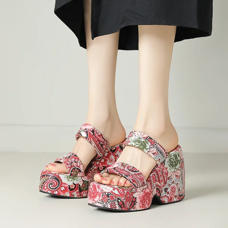 Fashion Open Toe Flower Pattern Platform Beach Slippers Wedges Womens High Heels Sandals Thick Bottom Summer Casual Slides Shoes
Fashion Open Toe Flower Pattern Platform Beach Slippers Wedges Womens High Heels Sandals Thick Bottom Summer Casual Slides Shoes