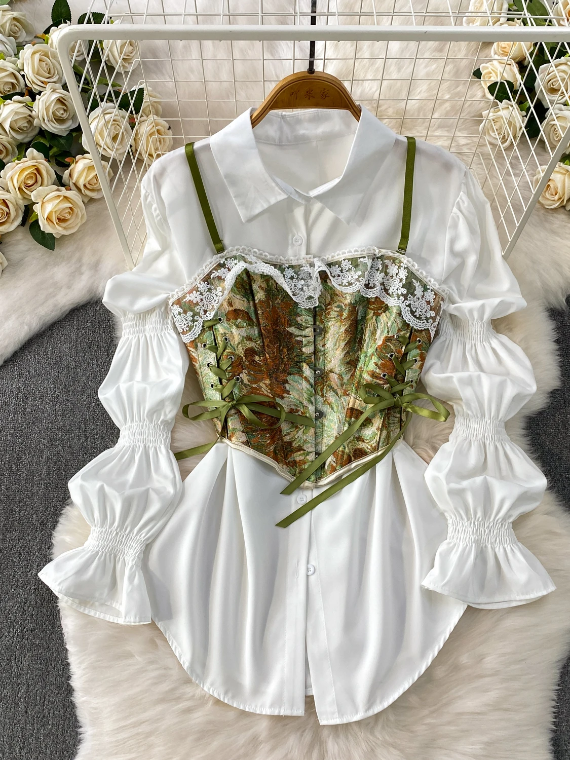 Retro Court Sle Sweet Lace Splicing Belted Slimming Bridesmaid irt Inner Wear Long Sve Commute Sle Korean Version
Retro Court Sle Sweet Lace Splicing Belted Slimming Bridesmaid irt Inner Wear Long Sve Commute Sle Korean Version