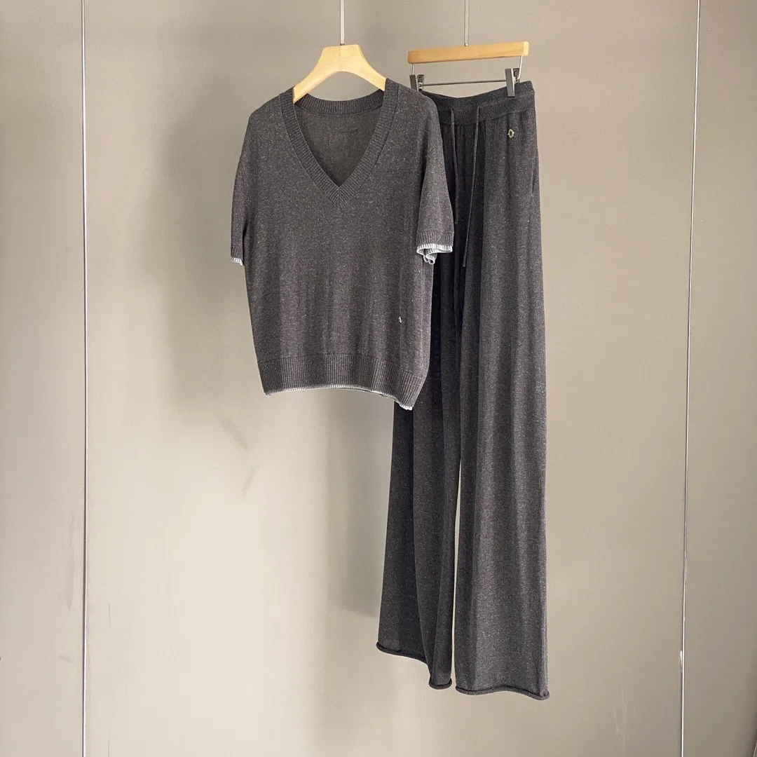 25 Spring and Summer New V-neck Linen Knitted Short-sleeved Top Casual All-match Straight Pants suit
25 Spring and Summer New V-neck Linen Knitted Short-sleeved Top Casual All-match Straight Pants suit