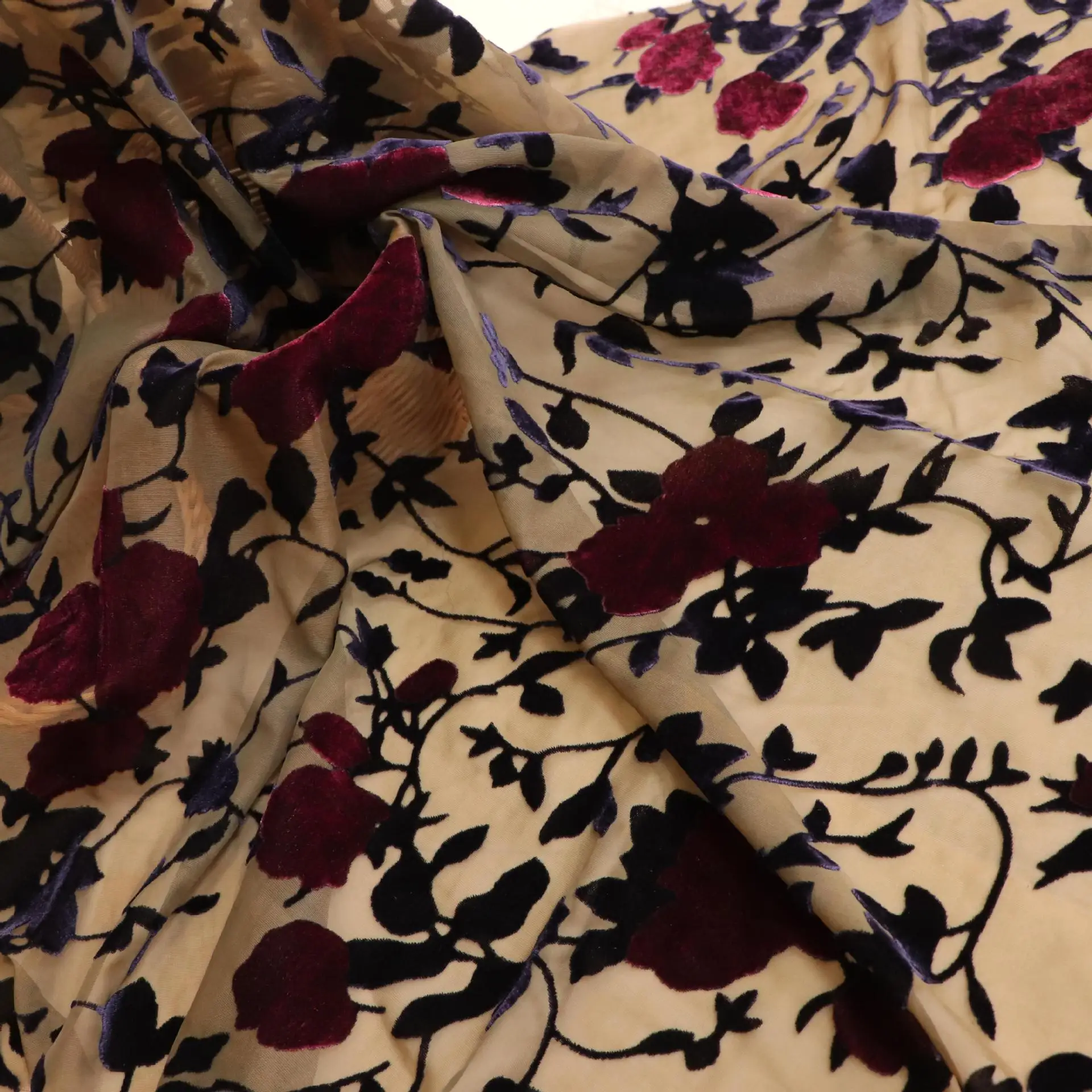 Woven Brocade Sticky Velvet Printed Burnt out Fabric Nightdress Dress Cheongsam Cloth
Woven Brocade Sticky Velvet Printed Burnt out Fabric Nightdress Dress Cheongsam Cloth