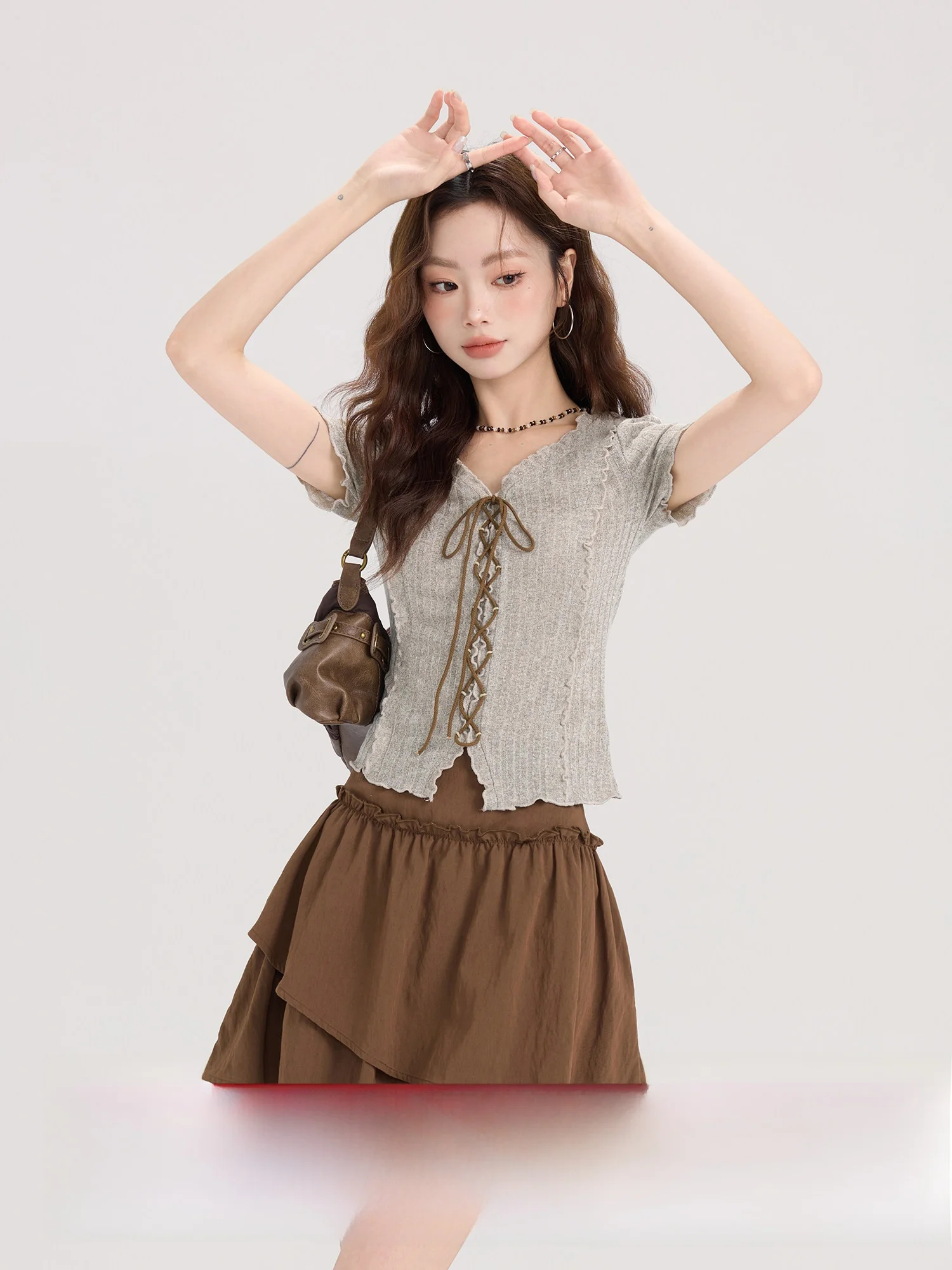 Spicy Girl Style Short Knitted Top Women's Summer Ruffle Design Miniature Sleeve T-Shirt Loose Fit Medium Softness V-Neck
Spicy Girl Style Short Knitted Top Women's Summer Ruffle Design Miniature Sleeve T-Shirt Loose Fit Medium Softness V-Neck
