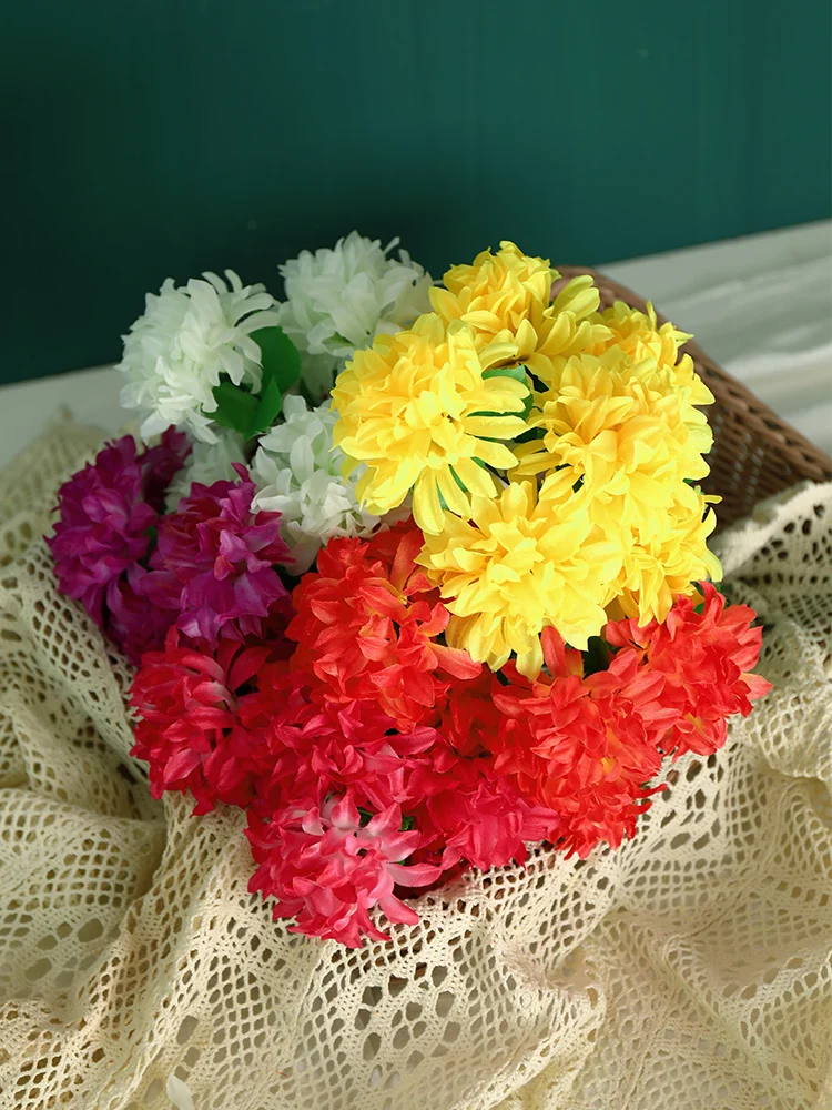 2pcs/Lot Artificial Chrysanthemum Spring Flowers Bouquet Cheap Fake Flores For Funeral Vase Home Wedding Decoration Indoor Bulk
2pcs/Lot Artificial Chrysanthemum Spring Flowers Bouquet Cheap Fake Flores For Funeral Vase Home Wedding Decoration Indoor Bulk