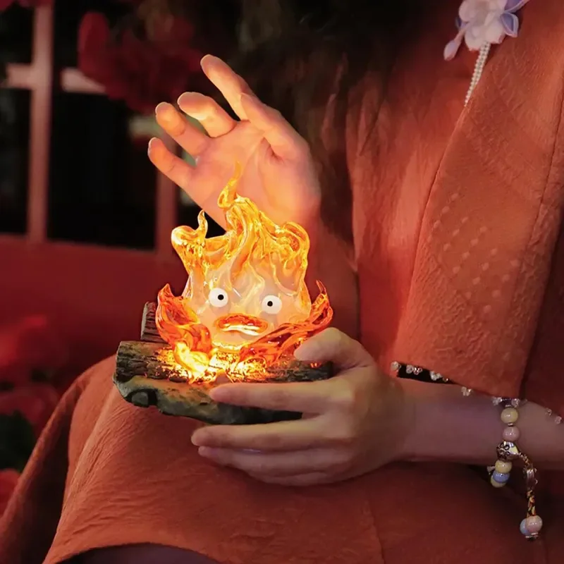 Howl Moving Castle Calcifer Fire Demon Night Light Resin Figurine Collectible Desktop Decoration Anime Fans Birthday Gift
Howl Moving Castle Calcifer Fire Demon Night Light Resin Figurine Collectible Desktop Decoration Anime Fans Birthday Gift