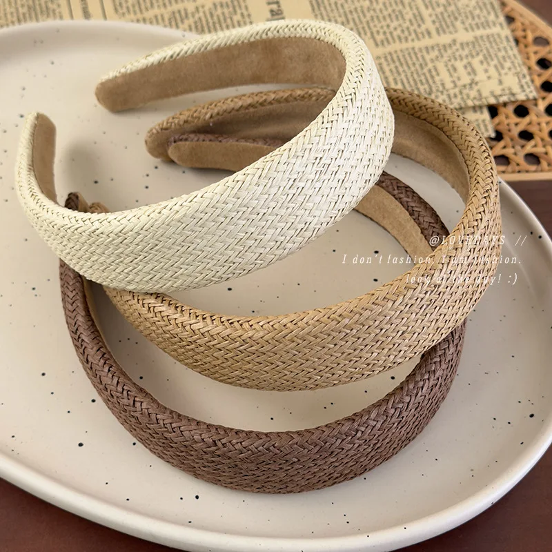 1pc Korean Ins Raffia Headband Wide Straw Hair Hoop for Women Solid Color Versatile Comfortable Daily Outing Summer Beach Style
1pc Korean Ins Raffia Headband Wide Straw Hair Hoop for Women Solid Color Versatile Comfortable Daily Outing Summer Beach Style