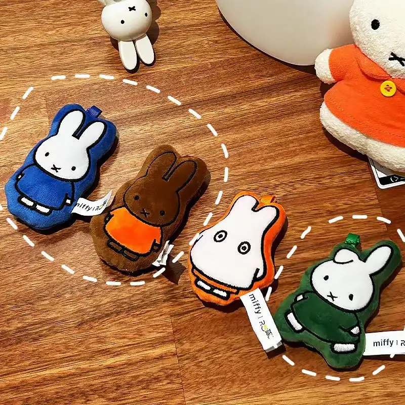 Kawaii Miffy Bunny Flat Plush Keychain Minimalist Line Art Bunny Figure for Bag Charm & Key Pendant Cartoon Bunny Keyring Girls
Kawaii Miffy Bunny Flat Plush Keychain Minimalist Line Art Bunny Figure for Bag Charm & Key Pendant Cartoon Bunny Keyring Girls