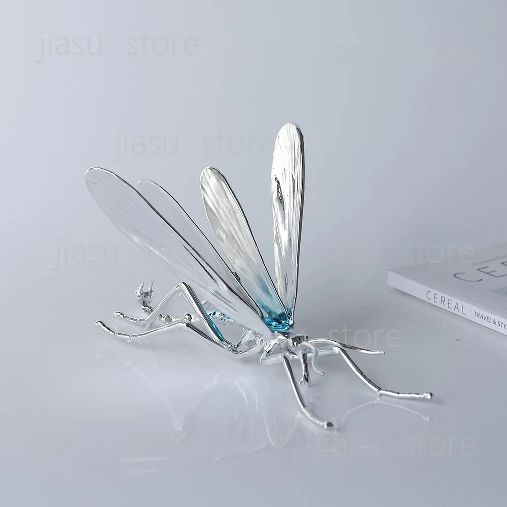 Luxury Metal Insect Animal Figurine, Modern Minimalist Dragonfly Ant Decor for Home Study Model Room Furnishing
Luxury Metal Insect Animal Figurine, Modern Minimalist Dragonfly Ant Decor for Home Study Model Room Furnishing