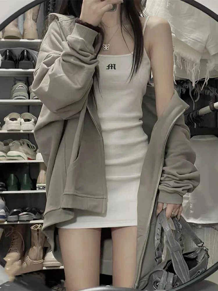 Retro American Casual Lazy Style Hoodie Jacket Women Sweet Spicy Girl Strap Shorts Skirt Two-Piece Set Autumn Season
Retro American Casual Lazy Style Hoodie Jacket Women Sweet Spicy Girl Strap Shorts Skirt Two-Piece Set Autumn Season
