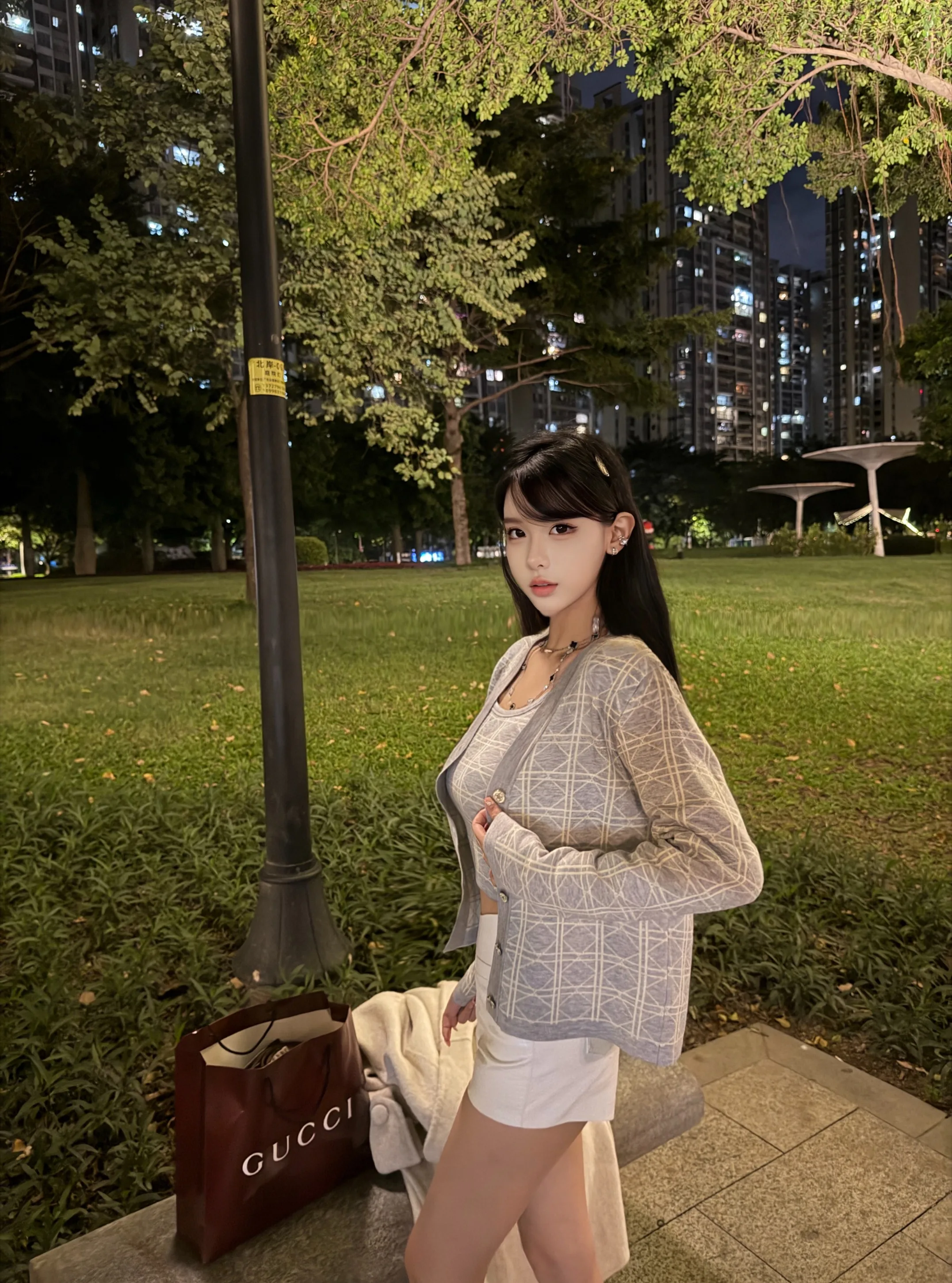 Комплект Chen Yinduo: Вязаный кардиган и брюки из кружева, мягкий, облегающий, во французском стиле, с длинным рукавом и V-образным вырезом
Комплект Chen Yinduo: Вязаный кардиган и брюки из кружева, мягкий, облегающий, во французском стиле, с длинным рукавом и V-образным вырезом