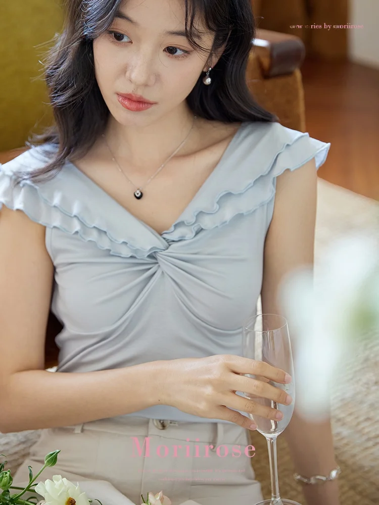 Женская летняя футболка Moriirose с V-образным вырезом, двухслойная, приталенная, в винтажном стиле, с кружевной отделкой, для стройности фигуры
Женская летняя футболка Moriirose с V-образным вырезом, двухслойная, приталенная, в винтажном стиле, с кружевной отделкой, для стройности фигуры