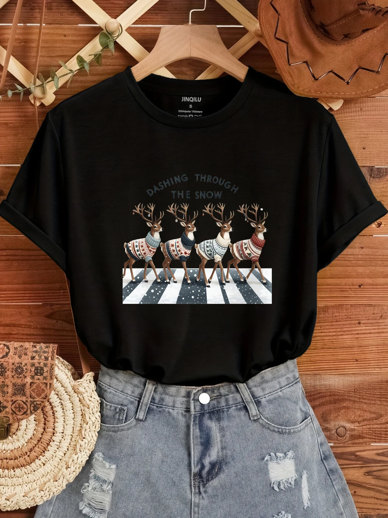 2025 Christmas sika deer graffiti print T-shirts womenSpring Summer O-Neck Casual Ladies Cotton T-shirt Korean clothing tops 
2025 Christmas sika deer graffiti print T-shirts womenSpring Summer O-Neck Casual Ladies Cotton T-shirt Korean clothing tops