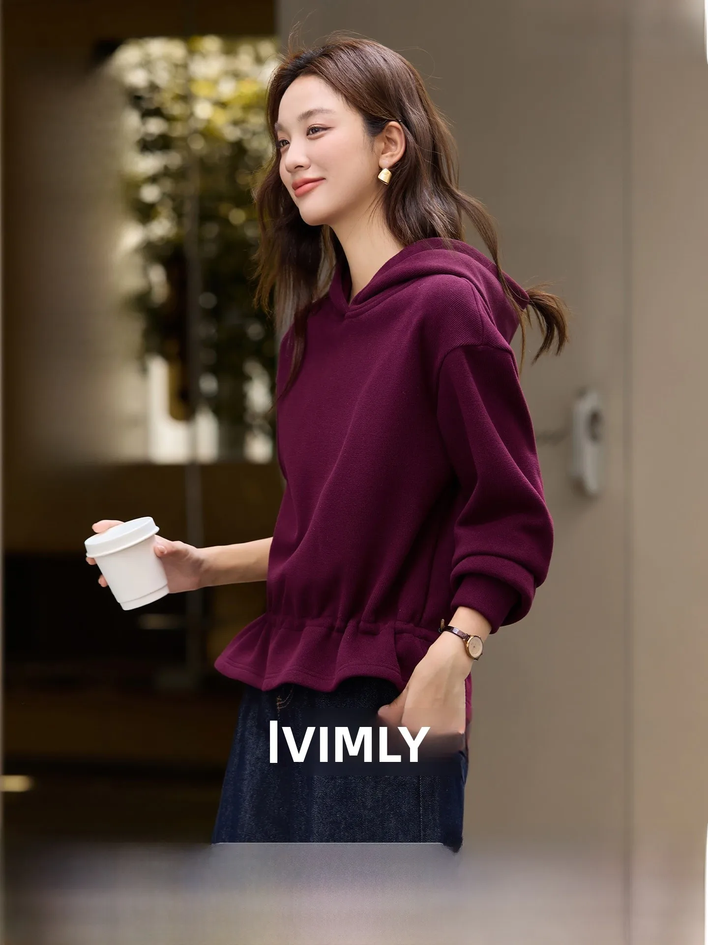Retro Red Hooded Thin Fleece Pullover Hoodie Women's Loose Casual Commute Waist Cinched Long Sleeve Top Spring New Style
Retro Red Hooded Thin Fleece Pullover Hoodie Women's Loose Casual Commute Waist Cinched Long Sleeve Top Spring New Style