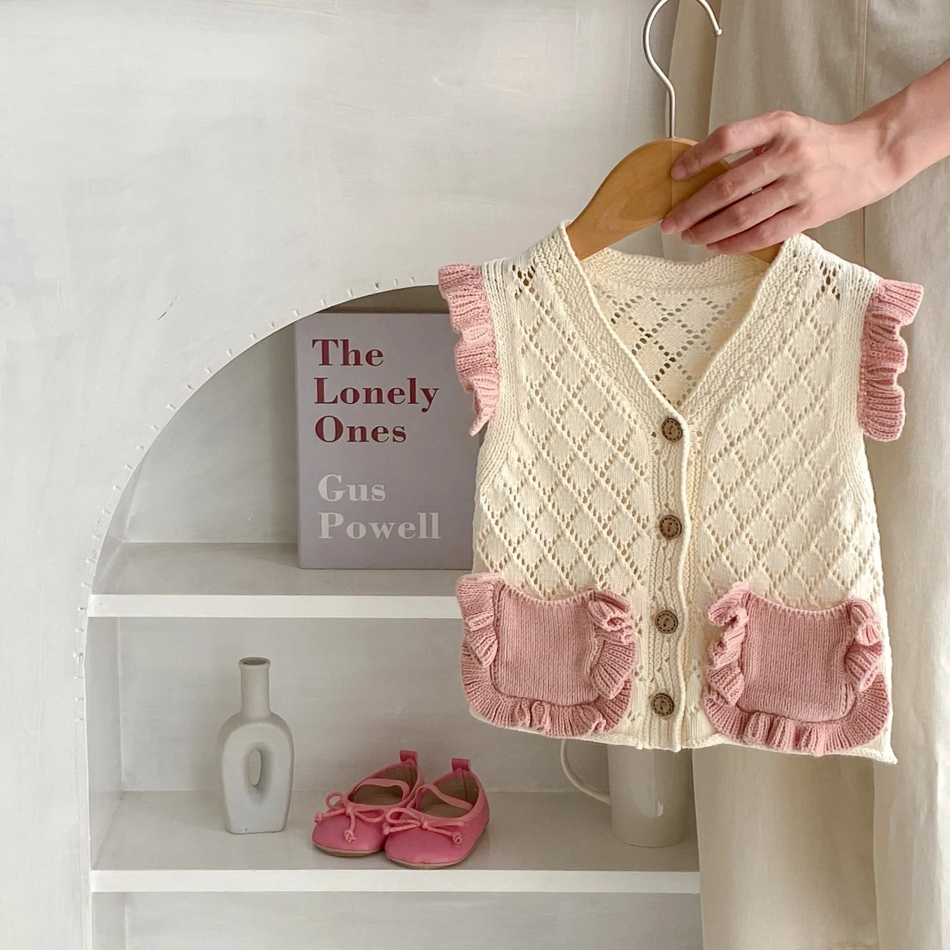 Autumn Girl Baby Vest Versatile 0-3 Y Little Fly Sleeve Pocket Knitted Sweater Small Cardigan Coat Baby Girl Winter Clothes
Autumn Girl Baby Vest Versatile 0-3 Y Little Fly Sleeve Pocket Knitted Sweater Small Cardigan Coat Baby Girl Winter Clothes