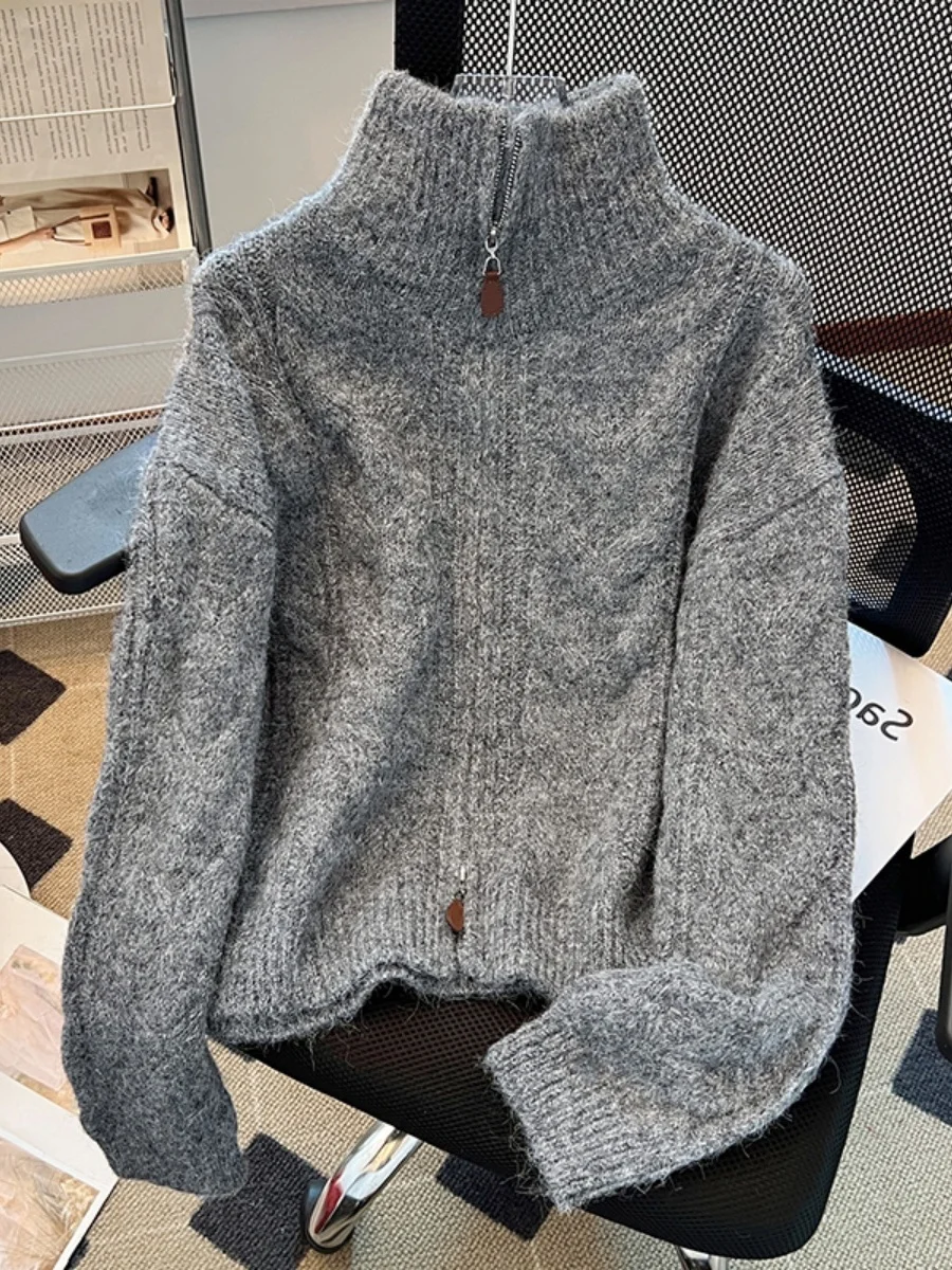 Korean Style Thickened High Collar Twist Knit Sweater Zipper Coat Women's Fashion Autumn Winter Warm Outerwear
Korean Style Thickened High Collar Twist Knit Sweater Zipper Coat Women's Fashion Autumn Winter Warm Outerwear