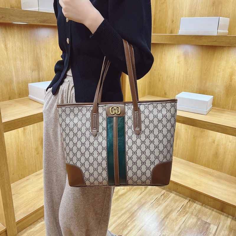 Refined Adaptable Female Bag Handbag Mini Clutch Bag Flexible Use For Dynamic Women
Refined Adaptable Female Bag Handbag Mini Clutch Bag Flexible Use For Dynamic Women