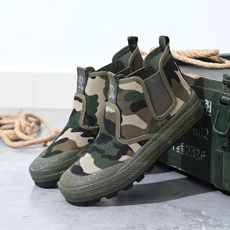 Construction site labor Non-slip and wear-resistant breathable Outdoor high-top thickened rubber sole rubber shoes
Construction site labor Non-slip and wear-resistant breathable Outdoor high-top thickened rubber sole rubber shoes