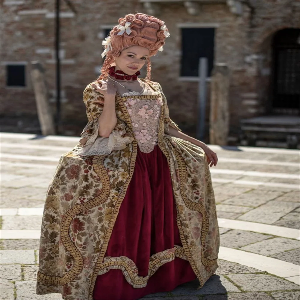 Французское платье в стиле рококо и барокко XVII века, костюм королевы Марии-Антуанетты, бальное платье для маскарада при дворе французского королевского двора
Французское платье в стиле рококо и барокко XVII века, костюм королевы Марии-Антуанетты, бальное платье для маскарада при дворе французского королевского двора