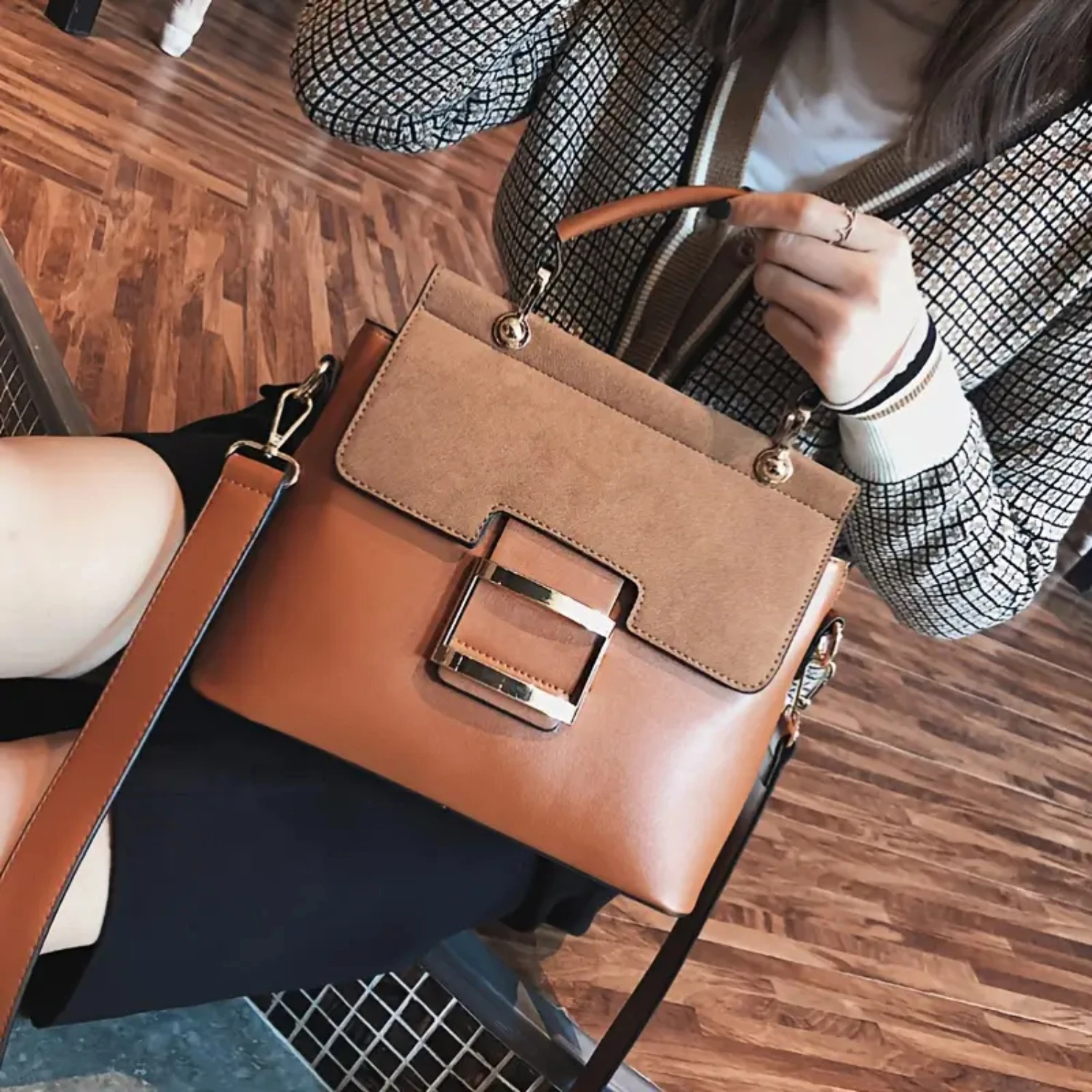 Adjustable Straps Lock Square Tote Bag, Fashion Flap Large Capacity Shoulder Bag, Women's Crossbody Bag
Adjustable Straps Lock Square Tote Bag, Fashion Flap Large Capacity Shoulder Bag, Women's Crossbody Bag