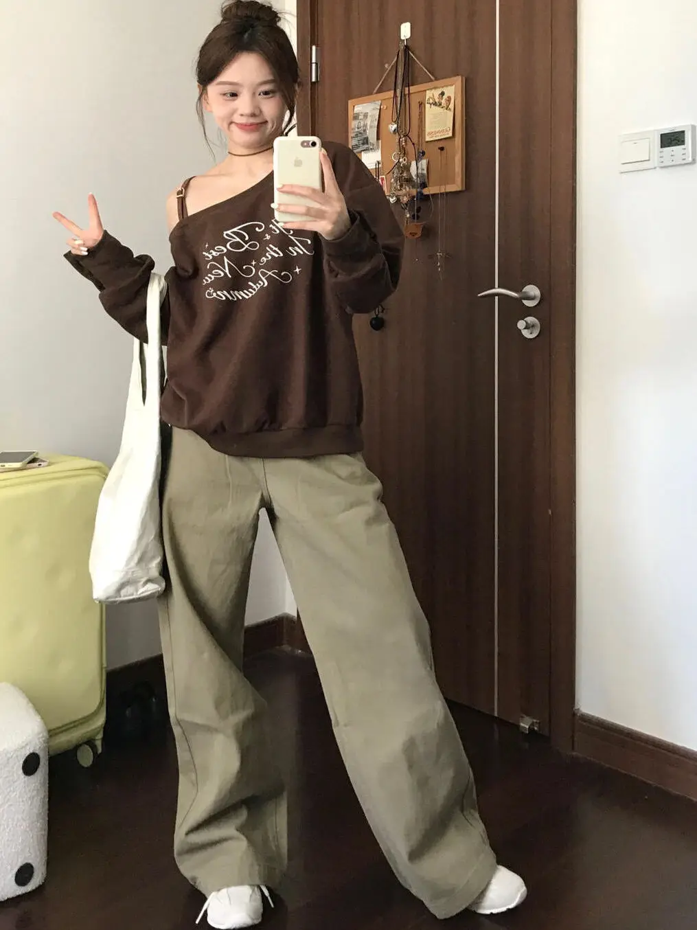 American Style Shoulder Bared Sweatshirt Women Loose Casual Long Sleeve Spring Autumn Comfortable Anti Aging Top
American Style Shoulder Bared Sweatshirt Women Loose Casual Long Sleeve Spring Autumn Comfortable Anti Aging Top