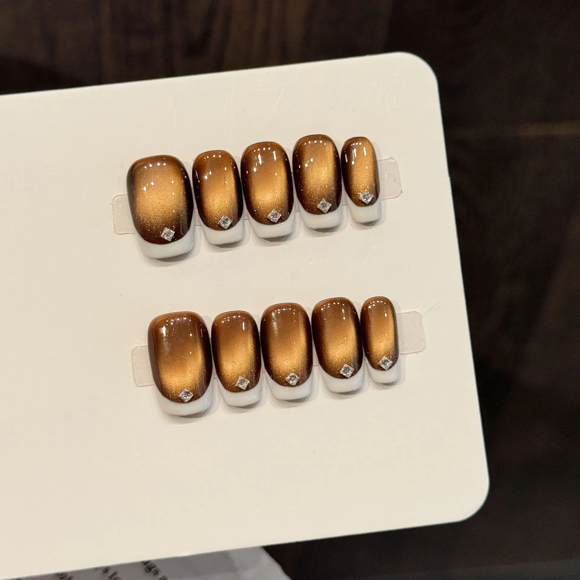 10 PCS Luxury Handmade Press on Nails Middle Square Brown gradient Design with 3-PIECE Tool Adhesive Nail Glue Tabs
10 PCS Luxury Handmade Press on Nails Middle Square Brown gradient Design with 3-PIECE Tool Adhesive Nail Glue Tabs