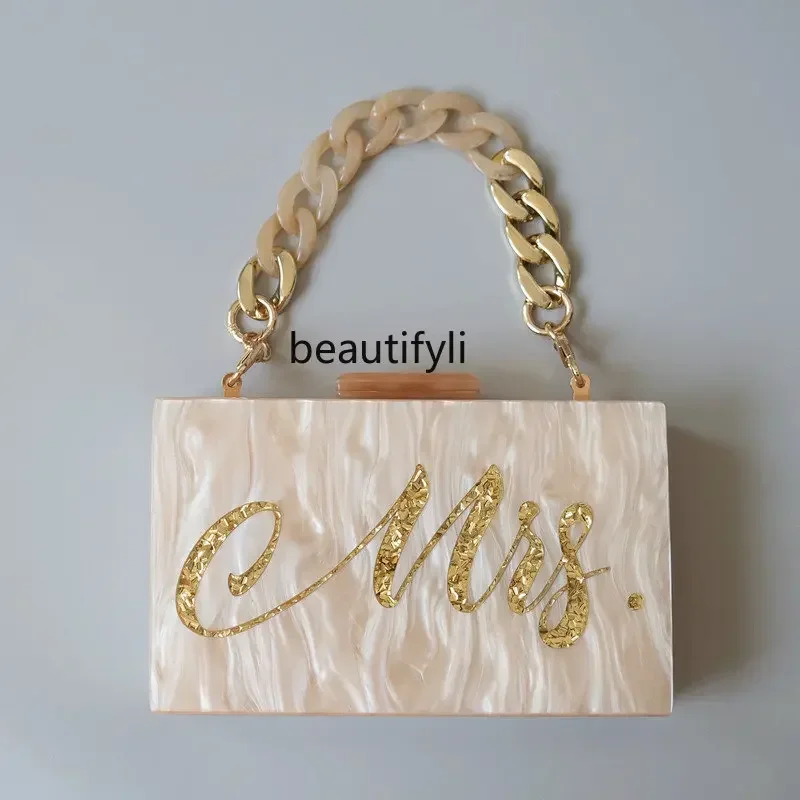 L11 yj Acrylic Portable Pearlescent Evening Bag Apricot Letter Shoulder Messenger Bag
L11 yj Acrylic Portable Pearlescent Evening Bag Apricot Letter Shoulder Messenger Bag