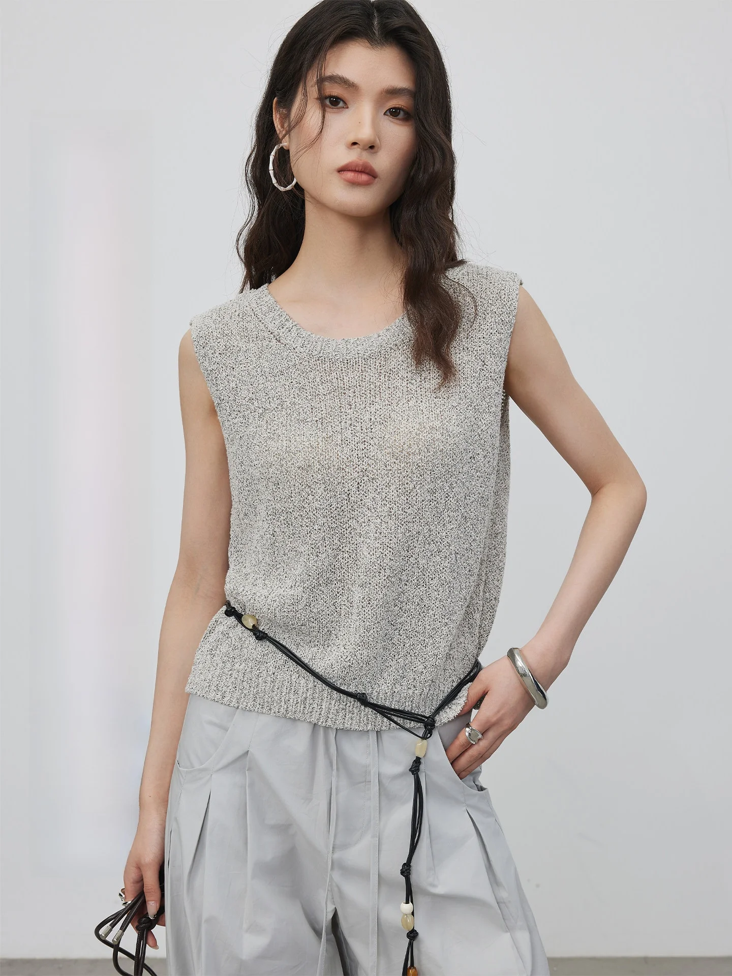 KEARA Women's Knitted Hollow out Sweater Vest Spring Summer Loose Fit Casual Sleeveless Top round Neck Short Style Polyester ...
KEARA Women's Knitted Hollow out Sweater Vest Spring Summer Loose Fit Casual Sleeveless Top round Neck Short Style Polyester ...