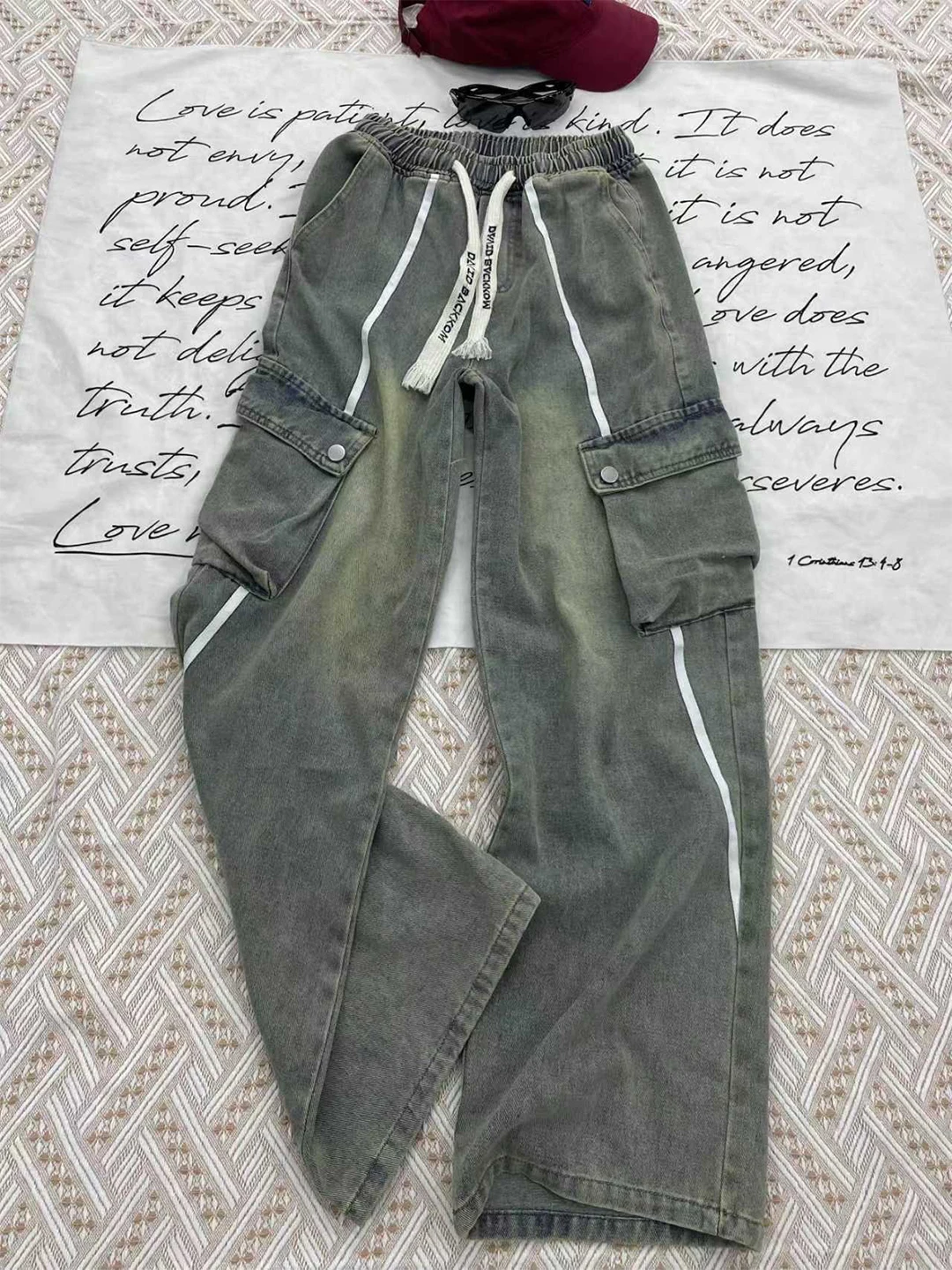 Wide Leg Workwear Pants Men's Stripe Splicing Large Pocket Straight American High Street Flared Jeans Youth Drawstring Cuff
Wide Leg Workwear Pants Men's Stripe Splicing Large Pocket Straight American High Street Flared Jeans Youth Drawstring Cuff