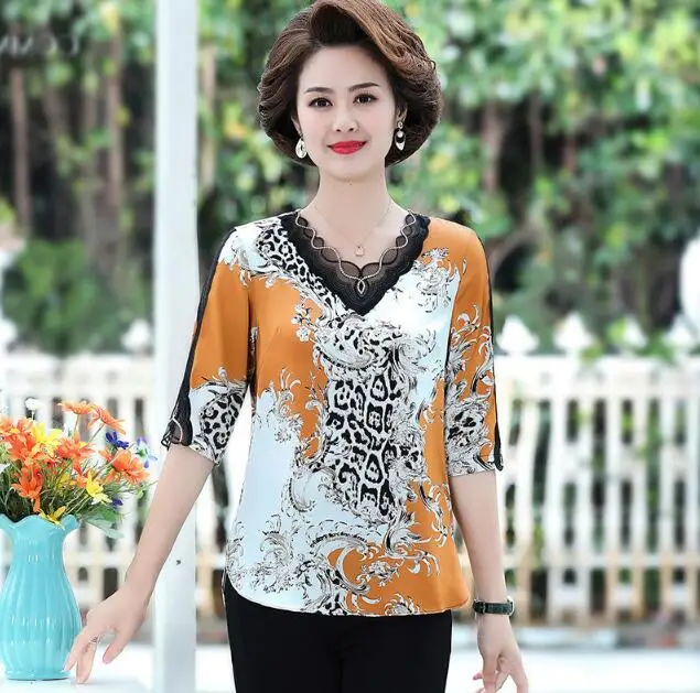 women fashion Chinese National style V-neck lace Mid sleeved T-shirt printed 2024 short sleeved shirt
women fashion Chinese National style V-neck lace Mid sleeved T-shirt printed 2024 short sleeved shirt