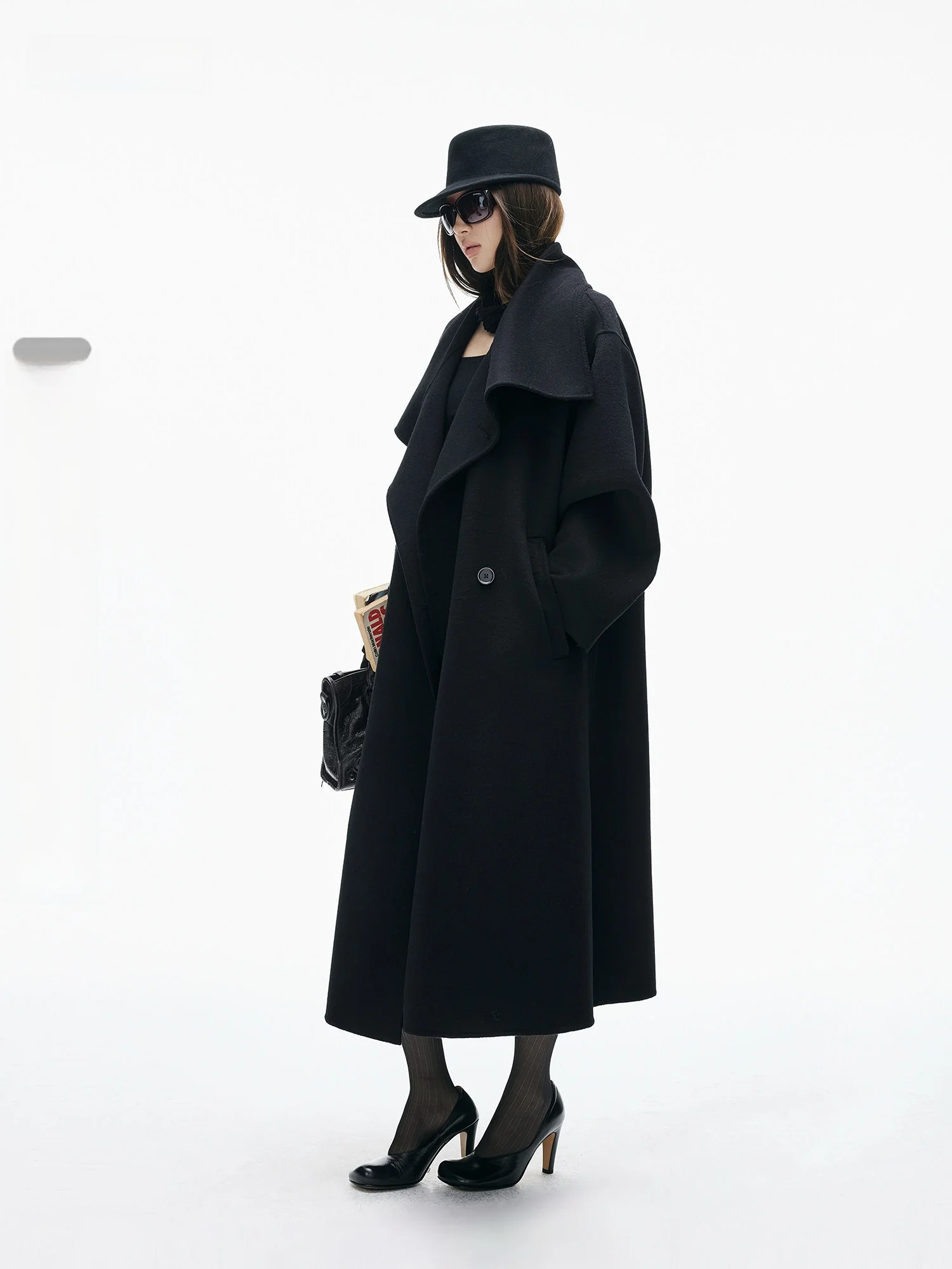 Двустороннее шерстяное пальто ручной работы с многофункциональным воротником и микро-А-силуэтом, женская повседневная верхняя одежда
Двустороннее шерстяное пальто ручной работы с многофункциональным воротником и микро-А-силуэтом, женская повседневная верхняя одежда