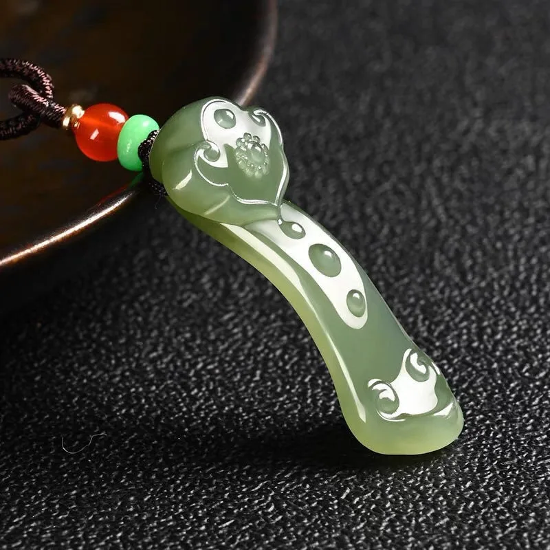New Elegant Natural Sapphire Jade Ruyi Pendant, Fashionable and Exquisite Jade Pendant Necklace (random Rope)
New Elegant Natural Sapphire Jade Ruyi Pendant, Fashionable and Exquisite Jade Pendant Necklace (random Rope)