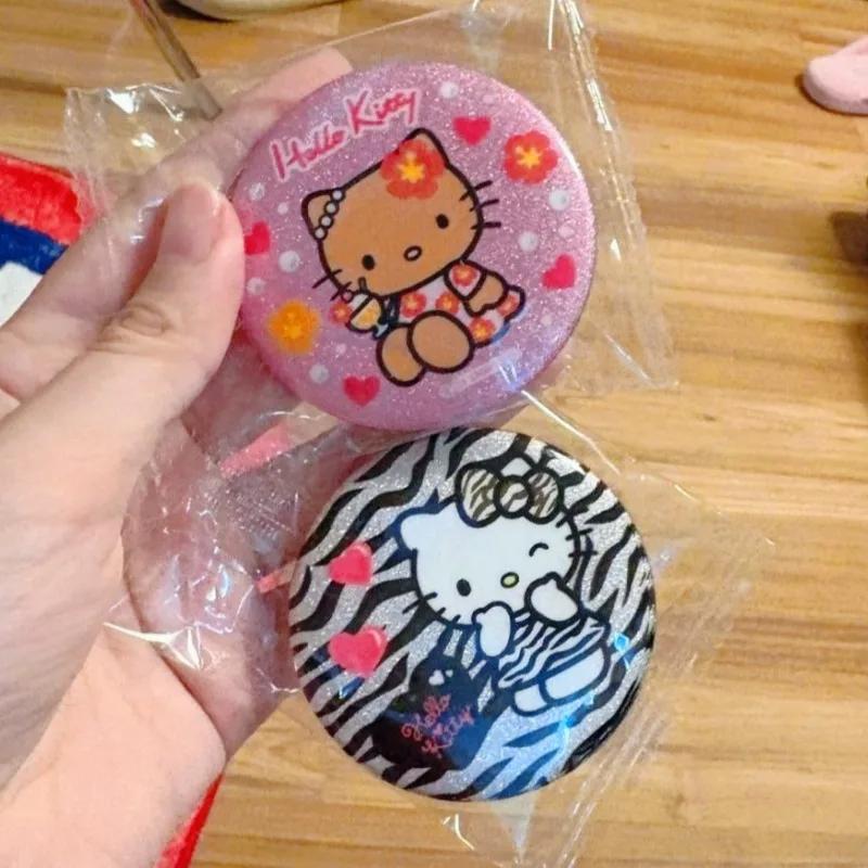 New Sanrio New Hello Kitty Brooch Anime Figure Cute Cartoon PVC Brooch Q Figural Anime Merchandise Clothing Decoration Gift
New Sanrio New Hello Kitty Brooch Anime Figure Cute Cartoon PVC Brooch Q Figural Anime Merchandise Clothing Decoration Gift