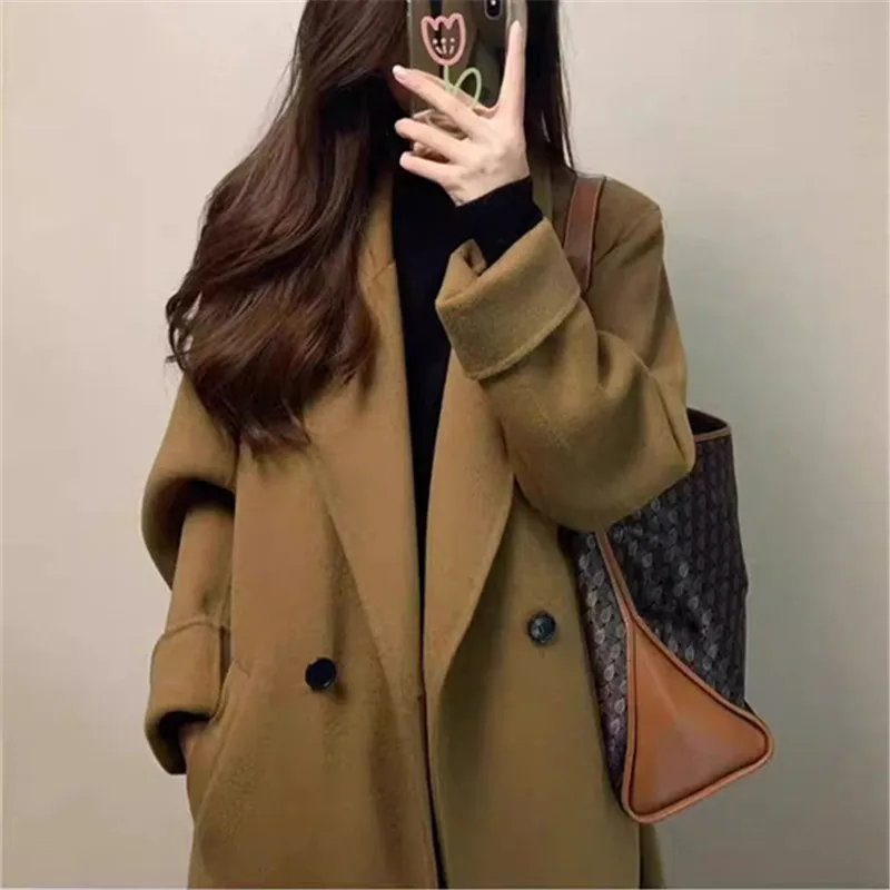 Woolen Coat Women Autumn Winter 2025 New Fashion Solid Color Single-Breasted Mid-Length Thick Wool Jacket Female Overcoat B692
Woolen Coat Women Autumn Winter 2025 New Fashion Solid Color Single-Breasted Mid-Length Thick Wool Jacket Female Overcoat B692
