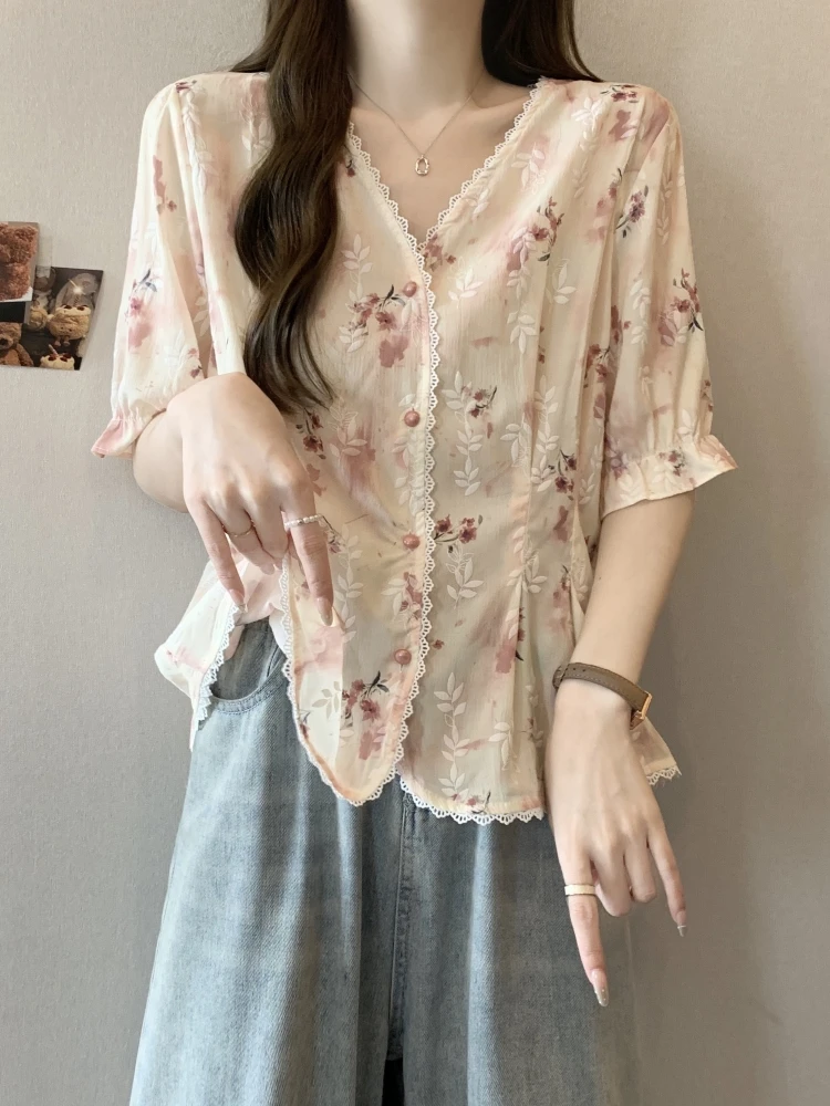 Retro Floral Print Short Sleeve V-Neck Base Shirt Women Summer plus Size Slimming Younger M Mature Top Korean Style Bubble Sl...
Retro Floral Print Short Sleeve V-Neck Base Shirt Women Summer plus Size Slimming Younger M Mature Top Korean Style Bubble Sl...