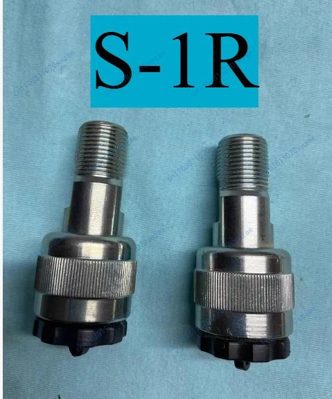1 шт. новый гнездовой разъем S-1R
1 шт. новый гнездовой разъем S-1R