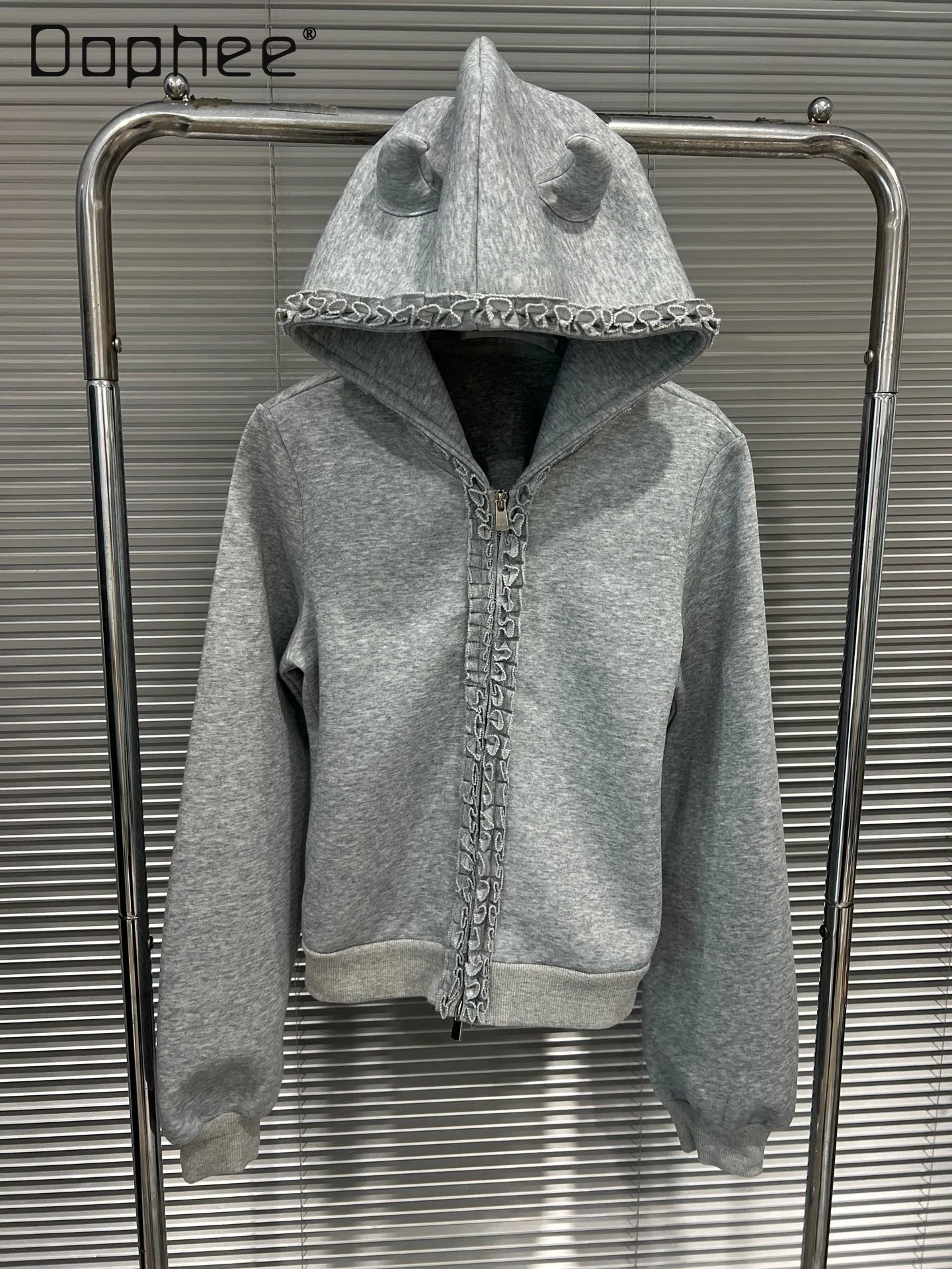 Ранняя осень 2022, новые американские ретро-гарячие девушки, свободные утягивающие универсальные лоскутные повседневные куртки с капюшоном и длинными рукавами для женщин
Ранняя осень 2022, новые американские ретро-гарячие девушки, свободные утягивающие универсальные лоскутные повседневные куртки с капюшоном и длинными рукавами для женщин