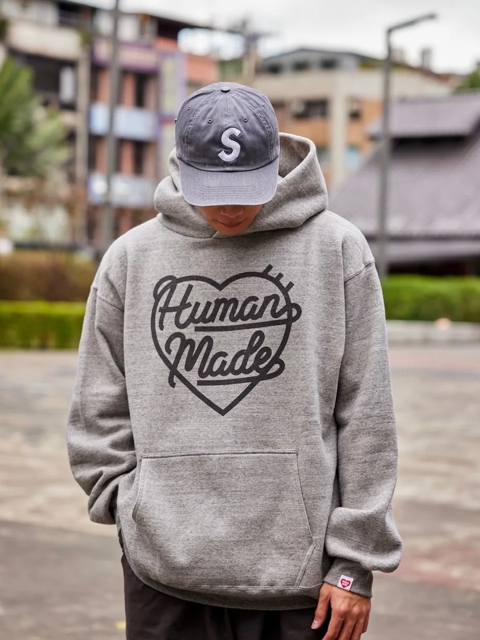 Retro American Trendy Brand Heart Logo Hoodie Loose Fit ex Sweatirt Cotton Long Sve Warm Casual Wear for Couples
Retro American Trendy Brand Heart Logo Hoodie Loose Fit ex Sweatirt Cotton Long Sve Warm Casual Wear for Couples