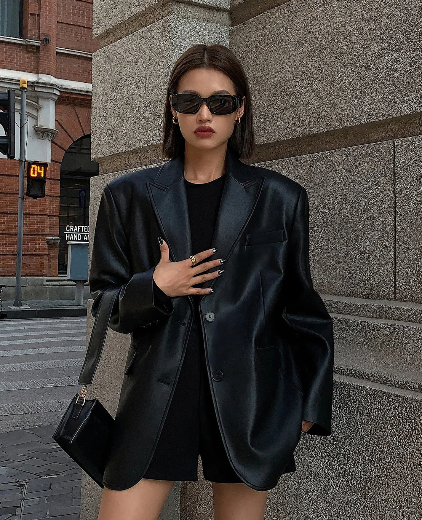 Women Black Brown Soft PU Leather Blazer Shoulder Pads Long Sleeve Single Breasted Loose Casual Jacket Tops Korean Fashion Coat
Women Black Brown Soft PU Leather Blazer Shoulder Pads Long Sleeve Single Breasted Loose Casual Jacket Tops Korean Fashion Coat