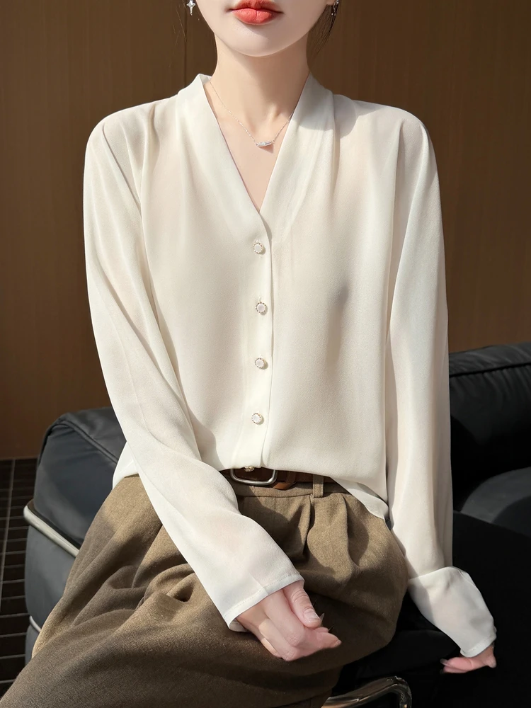 Elegant Minimalist V-Neck Georgette Long Sleeve Loose Women's Shirt Versatile Top for Spring Summer Design Sensation
Elegant Minimalist V-Neck Georgette Long Sleeve Loose Women's Shirt Versatile Top for Spring Summer Design Sensation