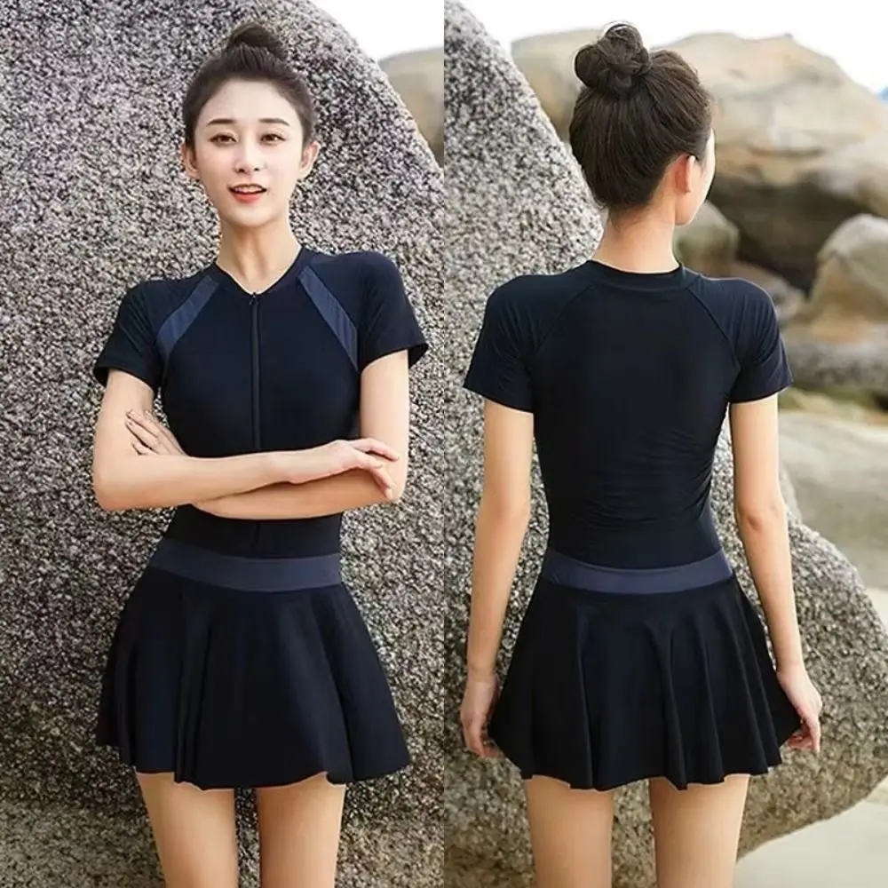 Solid Color Long Sleeve Zipper Skirt Swimsuit with Padded Beachwear Hot Spring Swimwear Ins Sporty Style Swimming Pool Swimwear
Solid Color Long Sleeve Zipper Skirt Swimsuit with Padded Beachwear Hot Spring Swimwear Ins Sporty Style Swimming Pool Swimwear