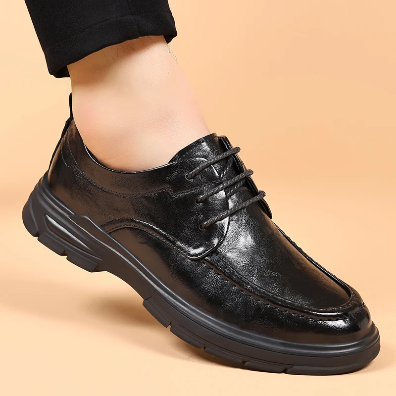 Thick soled business shoes Minimalist and fashionable gentleman style Outdoor street walking Daily office formal leather shoes
Thick soled business shoes Minimalist and fashionable gentleman style Outdoor street walking Daily office formal leather shoes