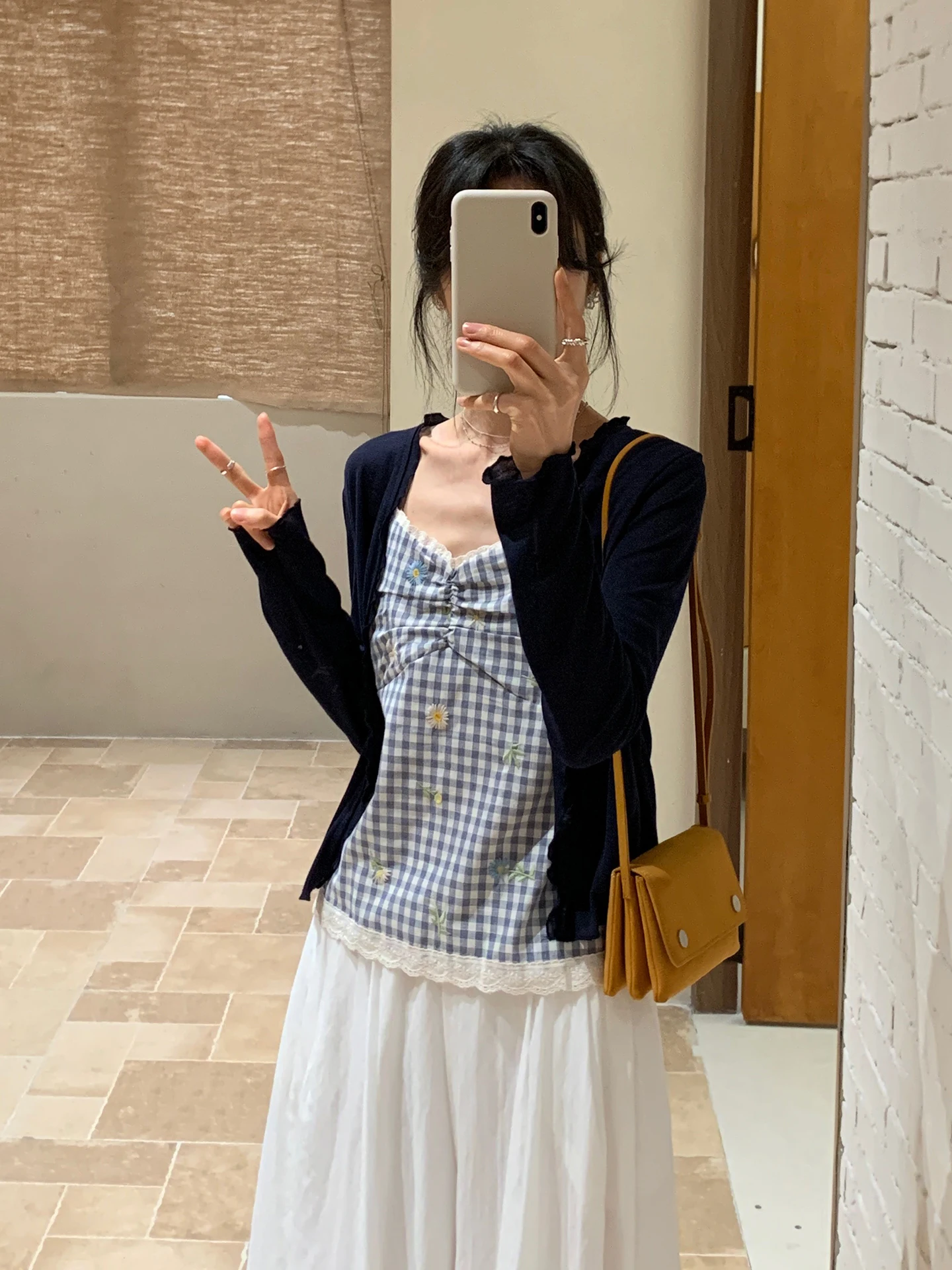 Korean Style Sweet Youthful Knitted Cardigan Plaid Strap Vest Casual Top Two Piece Set Women Spring Summer Long Sleeve
Korean Style Sweet Youthful Knitted Cardigan Plaid Strap Vest Casual Top Two Piece Set Women Spring Summer Long Sleeve