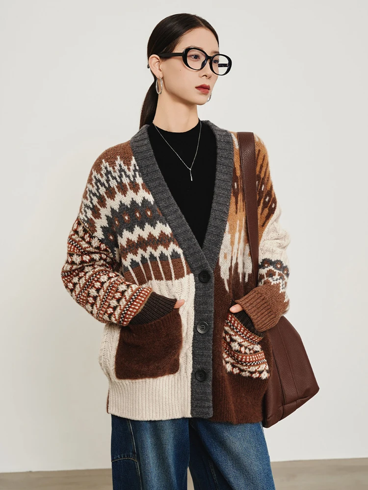 Женский свободный вязаный кардиган с V-образным вырезом, на пуговицах, с длинными рукавами, винтажный узор, повседневный зимний кардиган-топ
Женский свободный вязаный кардиган с V-образным вырезом, на пуговицах, с длинными рукавами, винтажный узор, повседневный зимний кардиган-топ