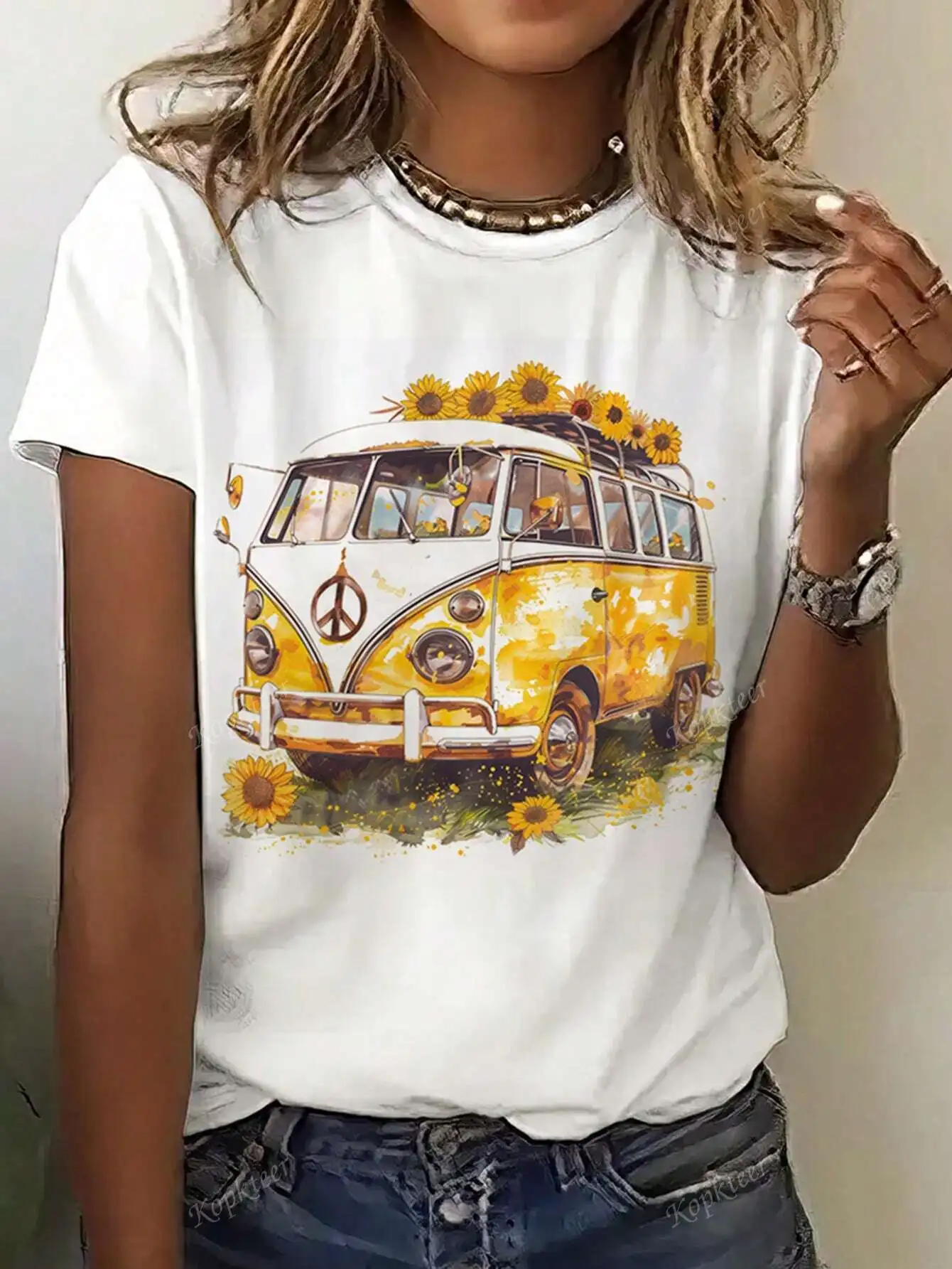 Women's Solid Color Round Neck Short Sleeve Casual Floral & Bus Print Loose T-Shirt
Women's Solid Color Round Neck Short Sleeve Casual Floral & Bus Print Loose T-Shirt