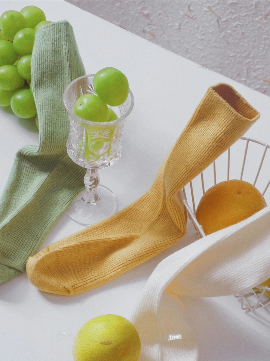 Pure Color Women's Mid-Calf Socks for Autumn Winter Warm Thickened Cushioned Crew Socks Matched with Small Leather Shoes
Pure Color Women's Mid-Calf Socks for Autumn Winter Warm Thickened Cushioned Crew Socks Matched with Small Leather Shoes